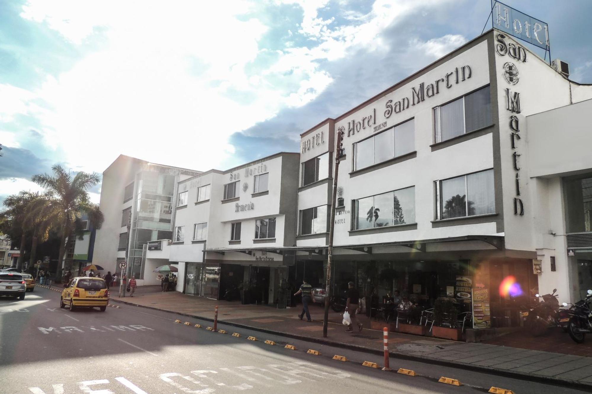 Hotel San Martin Armenia  Exteriör bild